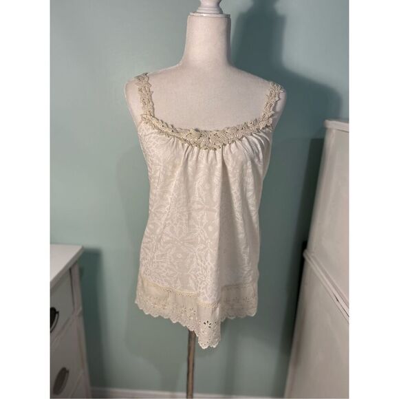 United Colors Of Benetton Tops - NWT Bennetton cream floral loose fit tank top with lace trim -S